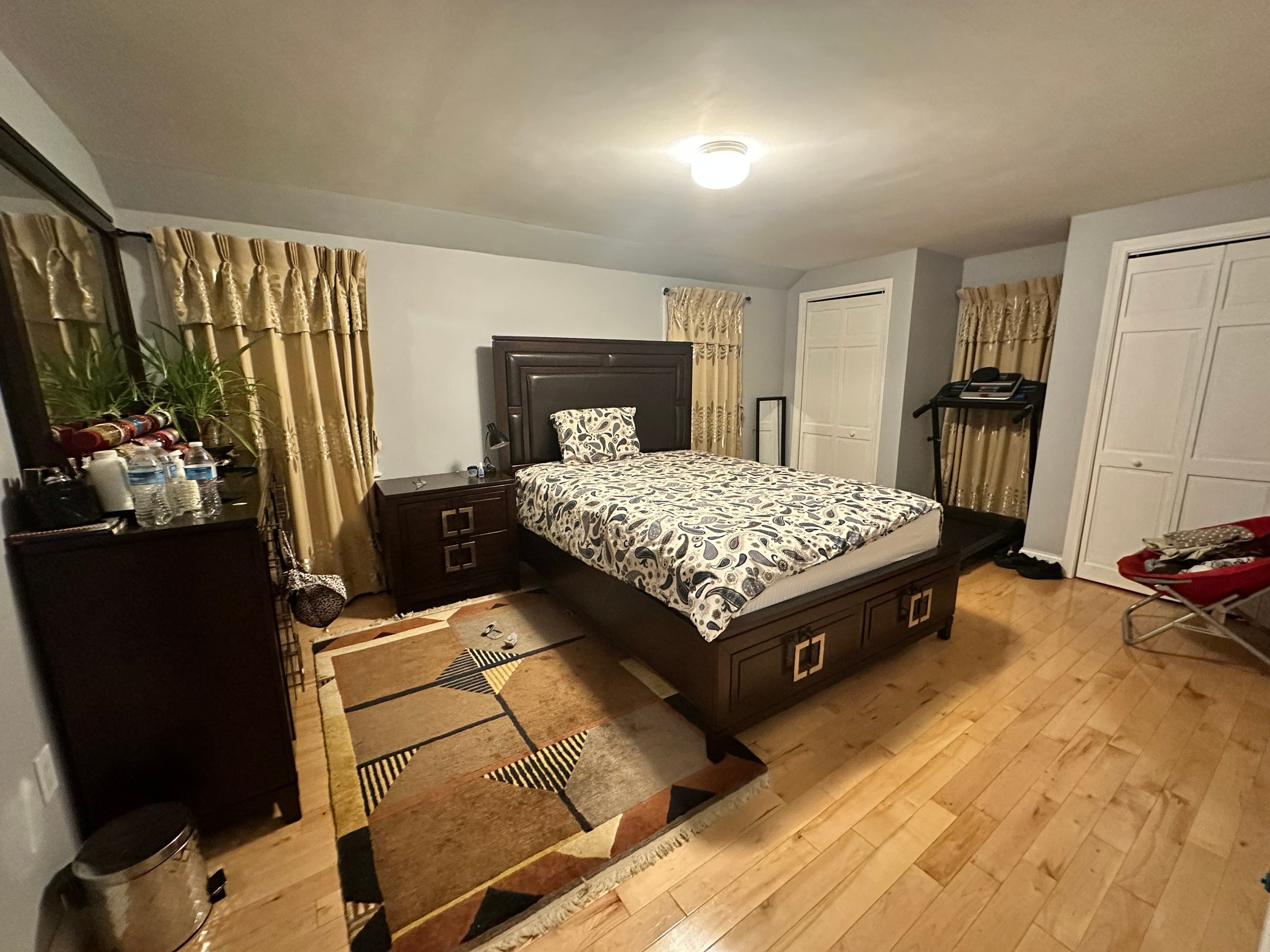 Furnished private room in North Medford MA